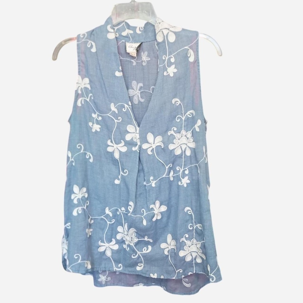 Blue Floral Sleeveless Blouse With White Floral Embroidery By Beige Size M